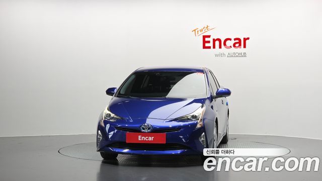 Toyota Prius 1.8 E — пробег 87 613 км — фото 3 из 5