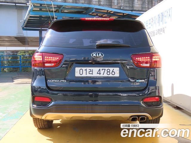 Kia Sorento Diesel 2.0 2WD Prestige — пробег 177 442 км — фото 3 из 5