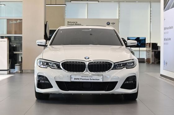BMW 3-Series 320i M Sport — пробег 28 555 км — фото 2 из 5