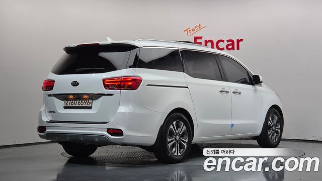 Kia Carnival из Кореи Encar
