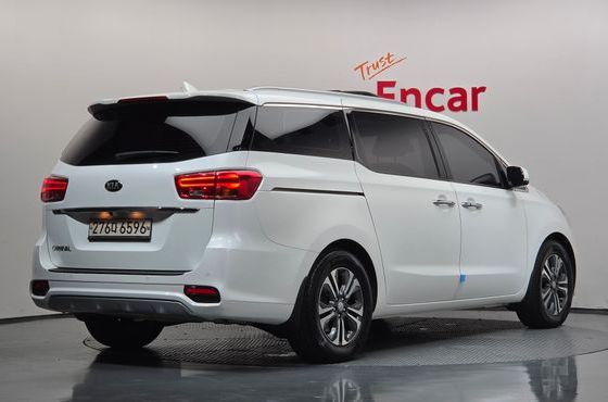 Kia Carnival 9-Seater Luxury — пробег 119 144 км — фото 2 из 5