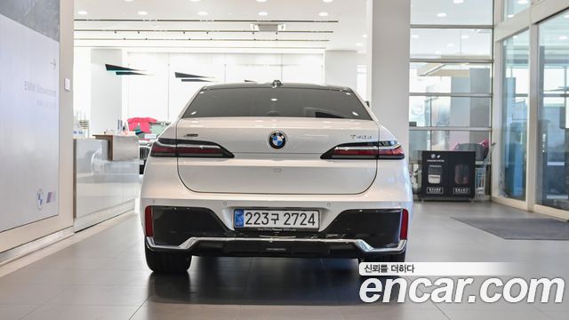 BMW 7-Series 740d xDrive M Sport — пробег 16 887 км — фото 3 из 5