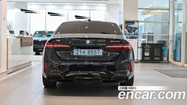 BMW i5 eDrive 40 M Sport — пробег 12 361 км — фото 4 из 5