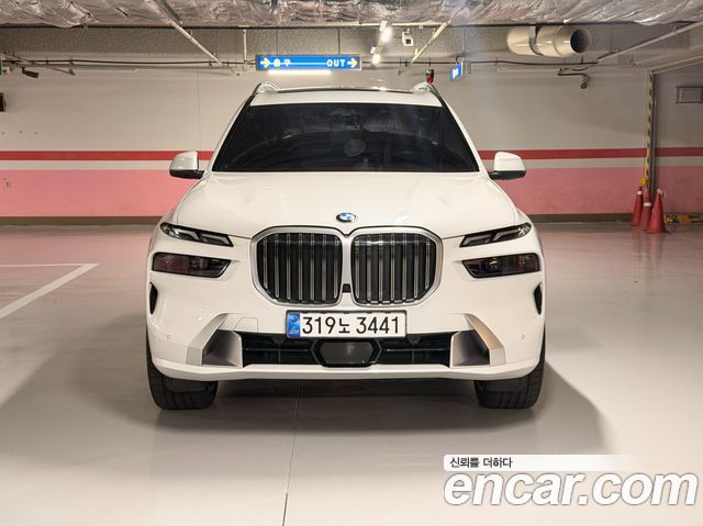 BMW X7 xDrive 40i Design Pure Excellence 7-Seater — пробег 33 906 км — фото 1 из 5