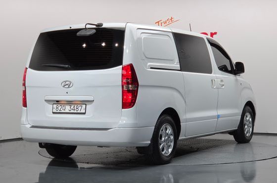Hyundai Starex 5-Seater VAN CVX Deluxe — пробег 89 510 км — фото 2 из 5