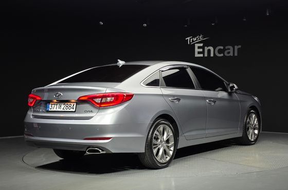 Hyundai Sonata 2.0 Smart — пробег 12 600 км — фото 2 из 5