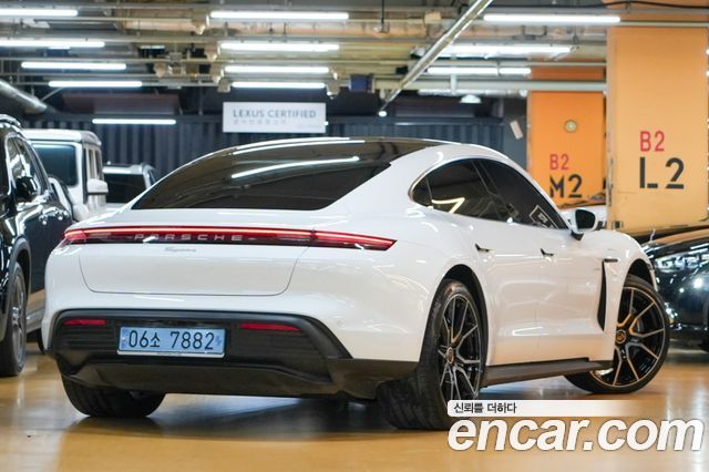 Porsche Taycan из Кореи Encar