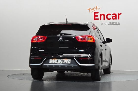 Kia Niro Prestige — пробег 161 530 км — фото 4 из 5