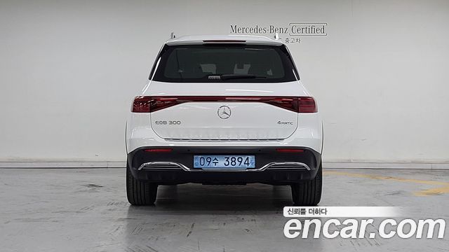 Mercedes-Benz EQB EQB300 4MATIC AMG Line — пробег 9 543 км — фото 4 из 5
