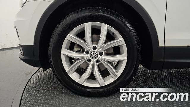 Volkswagen Tiguan 2.0 TDI Premium — пробег 101 123 км — фото 5 из 5