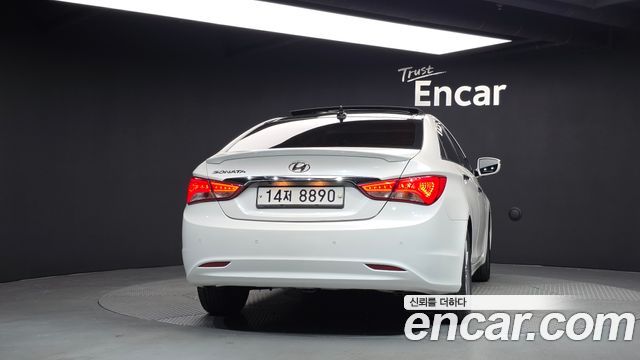Hyundai Sonata LPI Premium — пробег 217 381 км — фото 4 из 5