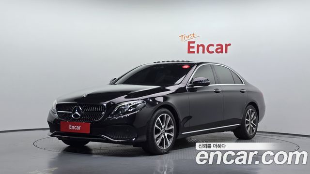 Mercedes-Benz E-Class E300 4MATIC Avnatgarde — пробег 69 995 км — фото 1 из 5