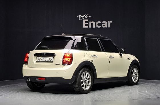 Mini Cooper 5Door HIGH 3rd — пробег 88 644 км — фото 2 из 5
