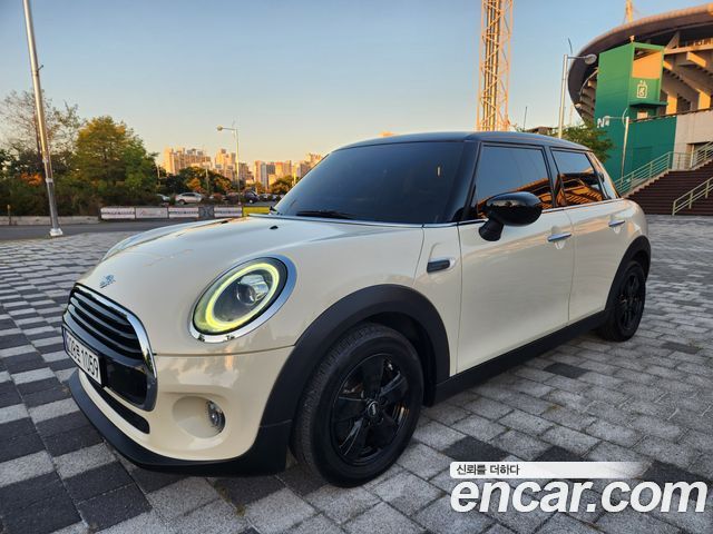 Mini Cooper Standard Third Generation — пробег 67 926 км — фото 1 из 5