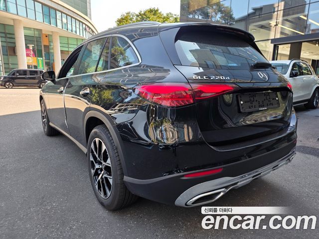 Mercedes-Benz GLC-Class GLC220 d 4MATIC — пробег 10 км — фото 5 из 5