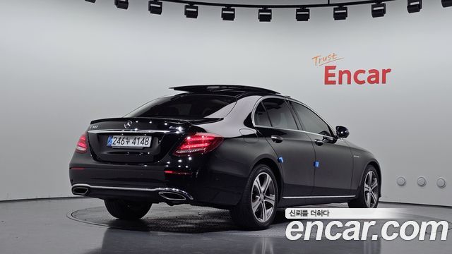 Mercedes-Benz E-Class E300 4MATIC Avnatgarde — пробег 116 890 км — фото 2 из 5