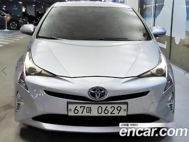 Toyota Prius 1.8 E — пробег 205 500 км — фото 2 из 5