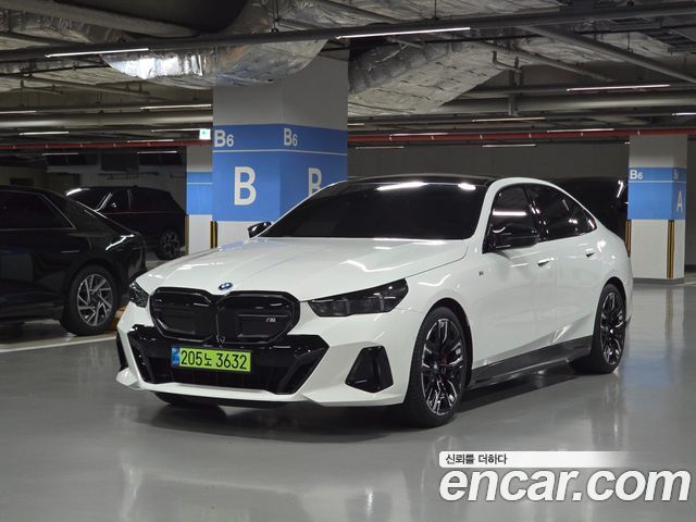 BMW i5 M60 xDrive — пробег 250 км — фото 1 из 5