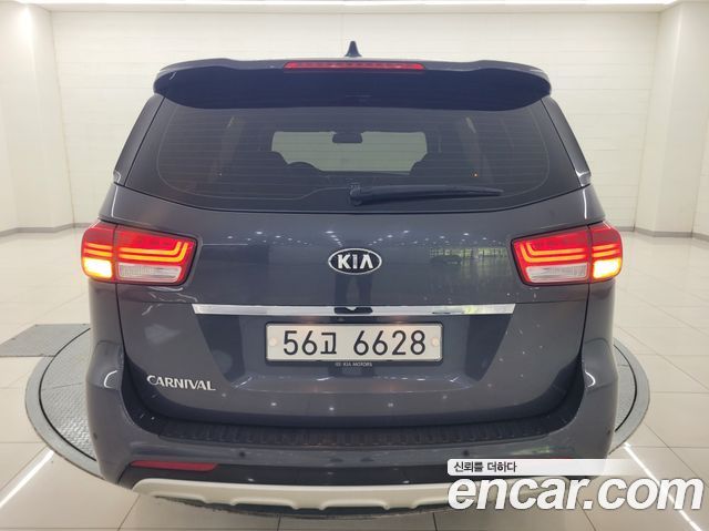 Kia Carnival из Кореи Encar