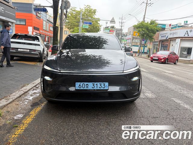 Tesla Model Y Premium RWD — пробег 1 324 км — фото 1 из 5