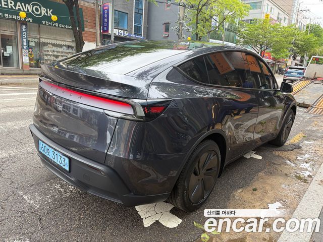 Tesla Model Y Premium RWD — пробег 1 324 км — фото 5 из 5