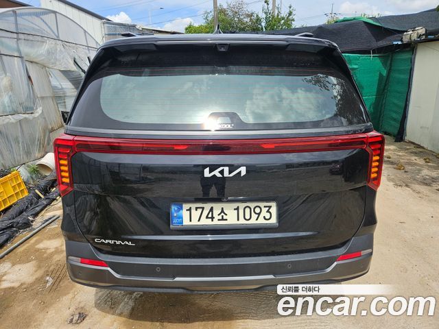 Kia Carnival Diesel 9-Seater Gravity — пробег 49 500 км — фото 3 из 5