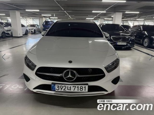 Mercedes-Benz A-Class A220 Sedan — пробег 2 660 км — фото 1 из 5