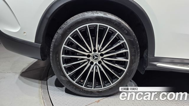 Mercedes-Benz GLC-Class GLC300 4MATIC AMG Line — пробег 38 006 км — фото 5 из 5