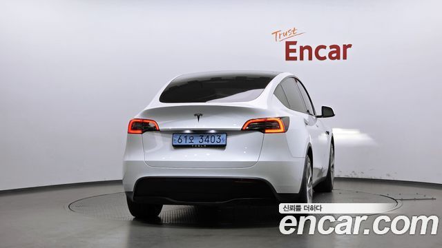 Tesla Model Y RWD — пробег 109 498 км — фото 4 из 5