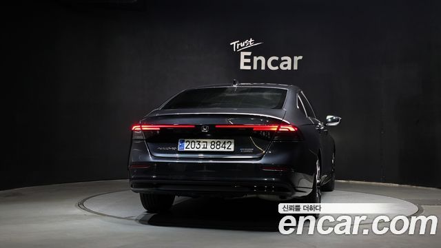 Honda Accord 2.0 Hybrid Touring — пробег 65 429 км — фото 4 из 5