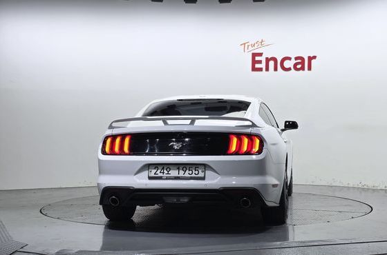 Ford Mustang Coupe — пробег 158 059 км — фото 4 из 5
