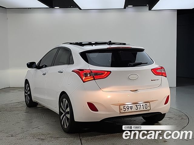 Hyundai i30 Diesel 1.6 PYL — пробег 166 000 км — фото 3 из 5