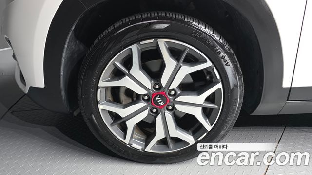 Kia Seltos из Кореи Encar