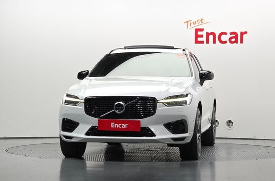 Volvo XC60 T8 R-Design — пробег 90 626 км — фото 3 из 5