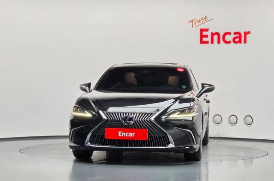 Lexus ES Luxury Plus — пробег 40 271 км — фото 3 из 5