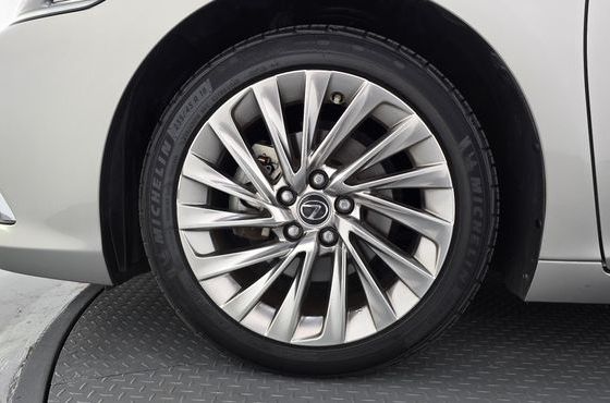 Lexus ES Executive — пробег 55 385 км — фото 5 из 5