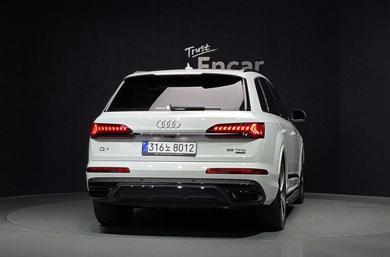 Audi Q7 55 TFSI Quattro Premium — пробег 26 588 км — фото 4 из 5