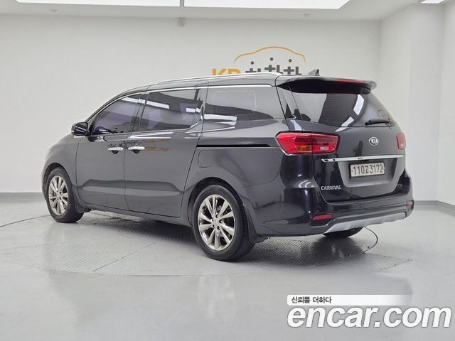 Kia Carnival из Кореи Encar