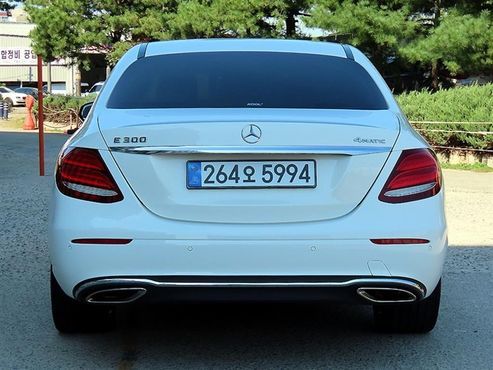 Mercedes-Benz E-Class E300 4MATIC Avnatgarde — пробег 162 293 км — фото 4 из 5