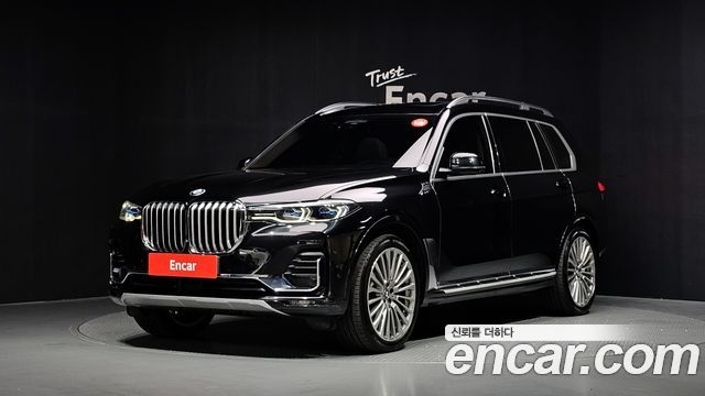 BMW X7 xDrive 40i Design Pure Excellence 6-Seater — пробег 99 961 км — фото 1 из 5