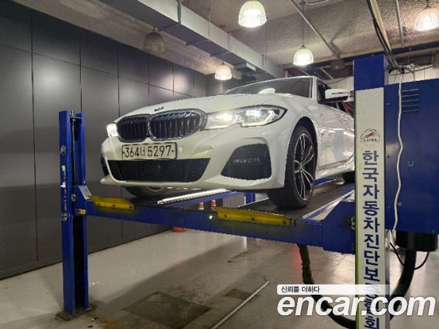BMW 3-Series 330e M Sport — пробег 98 576 км — фото 1 из 3
