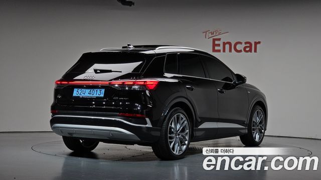 Audi Q4 e-tron 45 Premium — пробег 12 374 км — фото 2 из 5
