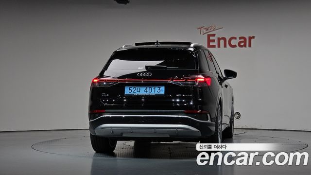 Audi Q4 e-tron 45 Premium — пробег 12 374 км — фото 4 из 5