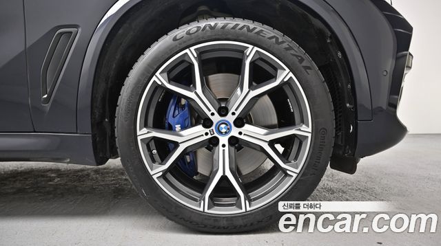 BMW X5 xDrive 45e M Sport — пробег 54 763 км — фото 5 из 5