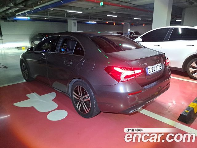 Mercedes-Benz A-Class A220 Sedan — пробег 13 980 км — фото 4 из 5