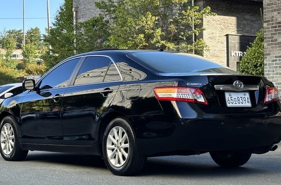 Toyota Camry XLE — пробег 306 585 км — фото 5 из 5