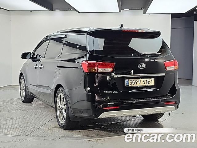 Kia Carnival 9-seater Noblesse — пробег 312 489 км — фото 3 из 5