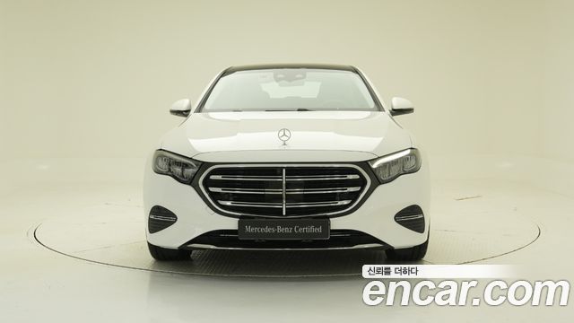 Mercedes-Benz E-Class E220d 4MATIC Exclusive — пробег 4 980 км — фото 3 из 5