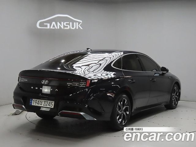 Hyundai Sonata 1.6 Turbo Premium — пробег 18 000 км — фото 4 из 5