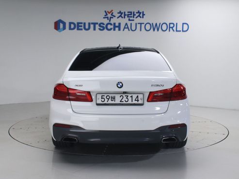 BMW 5-Series 530i xDrive M Sport Package Plus — пробег 193 457 км — фото 5 из 5